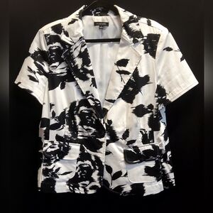 Notations- Blk/Wht abstract print S/S 1 Button lined dress jacket